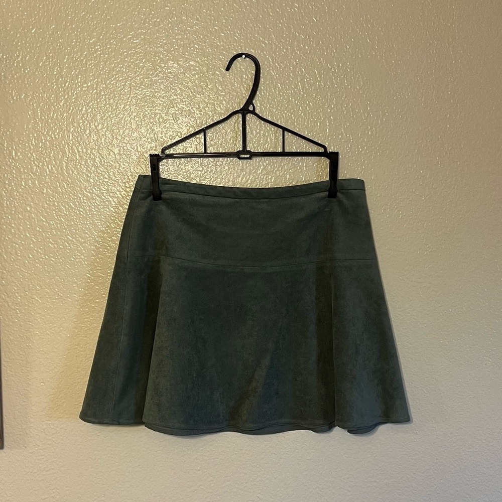 BCBGMAXAZRIA Forest Green Faux Suede Circle Skirt • Size Small